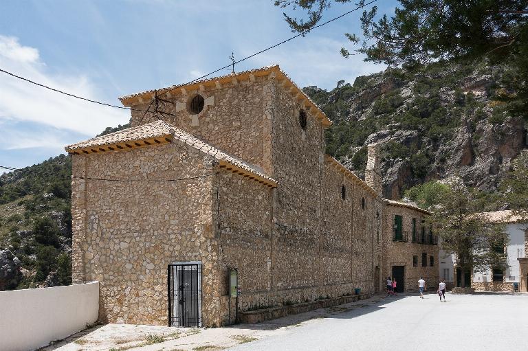 El Santuario de Tíscar, La Cueva del Agua y el Castillo de Peñas Negras (Jaén)